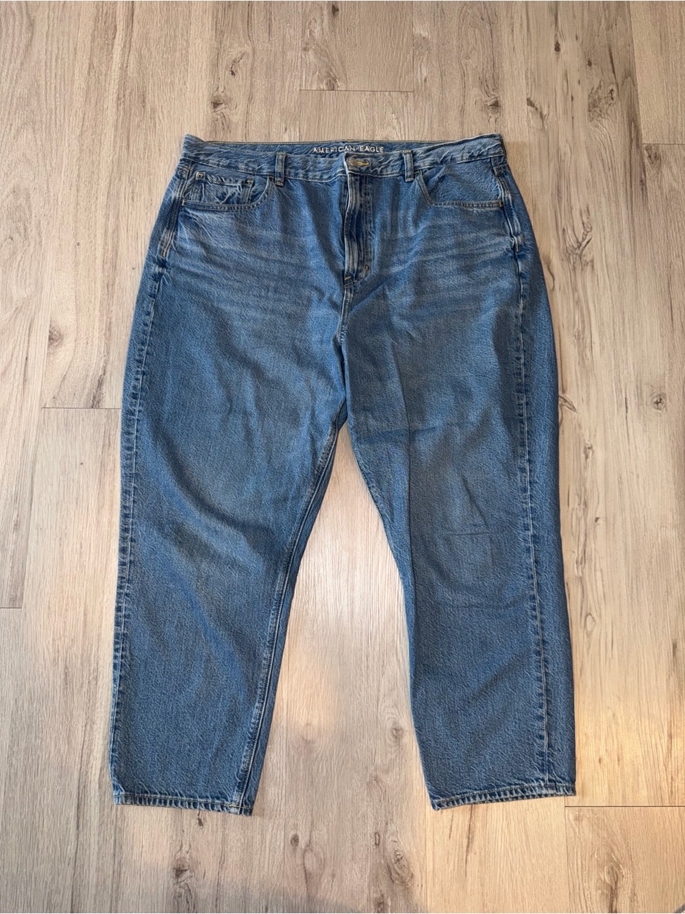 American Eagle Outfitters Women’s Mom Jeans - short